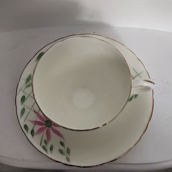 Delphine Tea cup and saucer England Fine bone china Pink & yellow flowers green - Picture 3 of 7